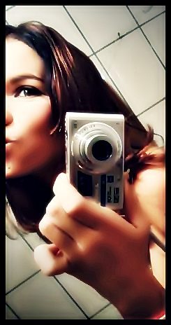 layanercb's profile picture. gosto do tipo de pessoa divertida como eu..naum me julgue pelo q eu aparento mas sim pelo q eu soo por dentro