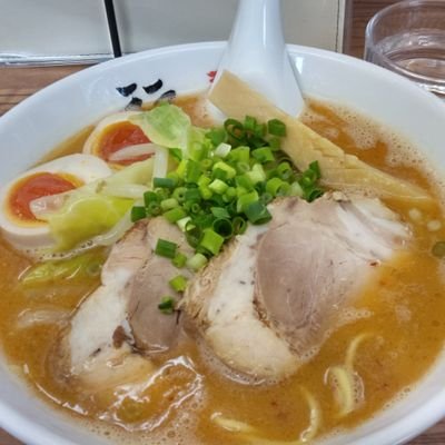 初めまして　私は千葉県八千代市で麺や福々三座という　ラーメン屋です。一人でも多くの人に喜んで貰える様ラーメン作りに　励みます。
今後とも宜しくお願いします。