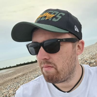 AaronDent13's profile picture. 32, Motorsport Nut 🏎 🏁 McLaren 🔶️ Green Bay Packers 🧀 WHUFC ⚒