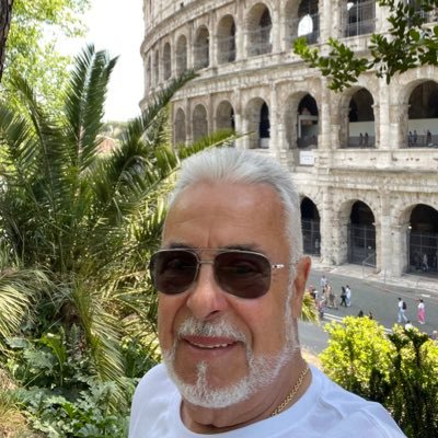 VctorM2's profile picture. 