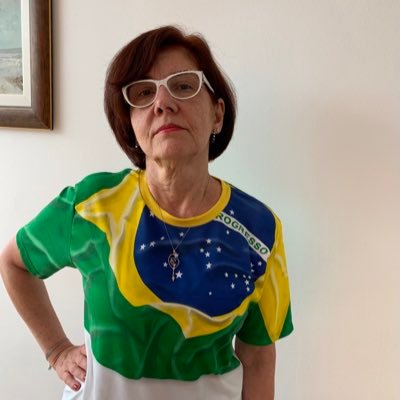 Segunda Conta . Patriota, casada , apoiadora do presidente Bolsonaro desde 2018. Contra o comunismo. Católica, bióloga aposentada . Desistir jamais !