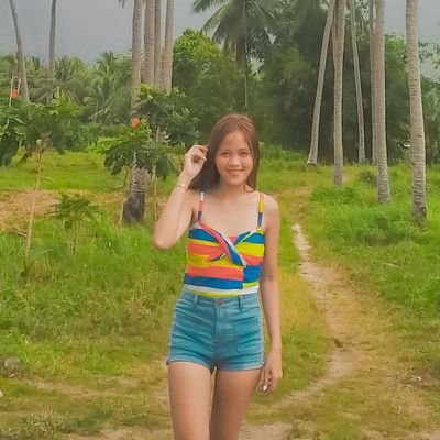 XyzaBonic's profile picture. 🐚 🧜‍♀️