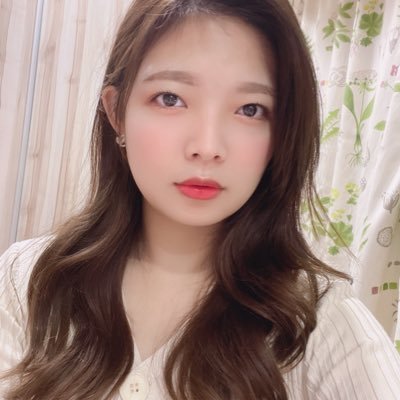 vivihao_0523's profile picture. ❤️美🈵️幸福生活👨‍👩‍👧‍👧 #美妝保養 #旅遊景點 #生活點滴 #育兒大小事 #育兒日常 #vivi日常 熱愛愛美事業🌺  #美髮設計師✂️#彩妝師· #新娘秘書👰‍♀️ #角蛋白睫毛 #席恩SHeeN 光澤 頂級永恆 ⚜️批發生意 招代理商⚜️  擁有被動式收入的未來👍