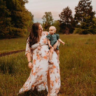 BreannDishman's profile picture. 🌻Wife, Mommy 🌸