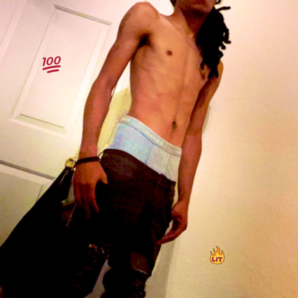 Young street hood nigga dat lik niggas like myself bt cool laid back ina cut smokin bt running wit dem demons 😈🔫🪓⛓