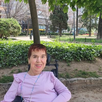 Mutante sin superpoderes. Emprendedora. Independiente, al menos de corazón. No me doy por vencida ante la vida