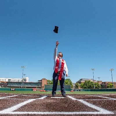 @merrillcollege alum | PxP: @NovaAthletics, @GWsports, @GeorgetownHoyas, more | Board op: @SiriusXM | Fan of bleachers, @bleachersmusic, & Taylor Swift | he/him