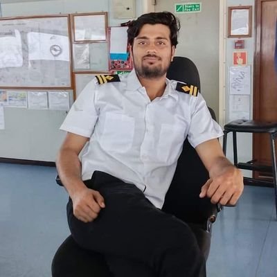 यादों के ज़ख्म पर, ज़िन्दगी मरहम

TRAVELLER||🌍....✈ ||𝐌𝐀𝐑𝐈𝐍𝐄𝐑☸
𝙸 𝚎𝚡𝚙𝚕𝚘𝚛𝚎 𝚝𝚑𝚎 𝚆𝚘𝚛𝚕𝚍 𝙾𝚌𝚎𝚊𝚗🌊