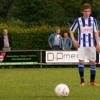 Soccerplayer U19. - zonder strijd geen overwinning.