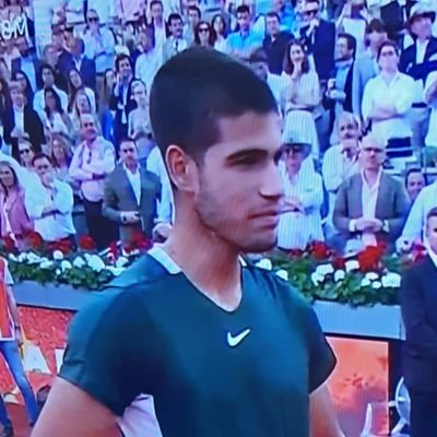 chico ,ya con canas.fuera del armario.prov ciudad real