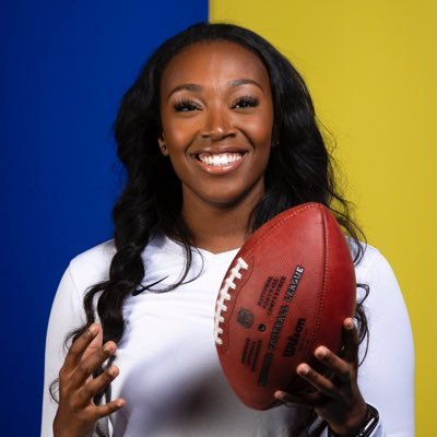 A Black woman navigating through sports | #womeninsports 🏈 *my thoughts, my views*