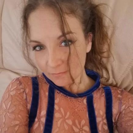 Hi I'm Sandra, fun to be with ask me what you want to know.