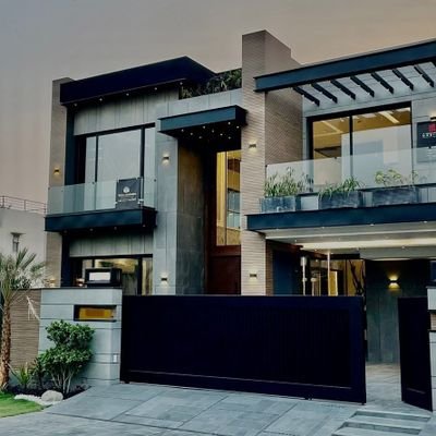 dhahouse's profile picture. This is a Licensed Professional who Represents buyers or sellers in Real Estate Transactions.