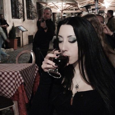 INTJ | Ⓐnarchist ~ pagan 🌿 esotericist ~ anthropologist, designer, developer ~ sapphic♀️sapio | purplepilled🫐
🏛️ daughter of the Arts ✧ ♈︎☉ ♏︎↑ ♓︎☾