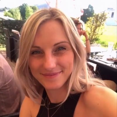 patriciamorel05's profile picture. la fleur 🌸 est mieux soignée ⭐️quand on y prend soin ☺️