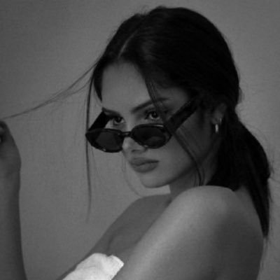 Gozdemutluolsun's profile picture. Geçmişi güzel diyelim :)