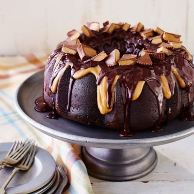 We make elegant & edible desserts for you to enjoy.