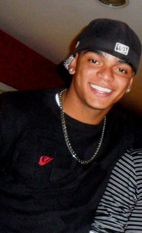 Quem me vê , me vê sorrindo ♫