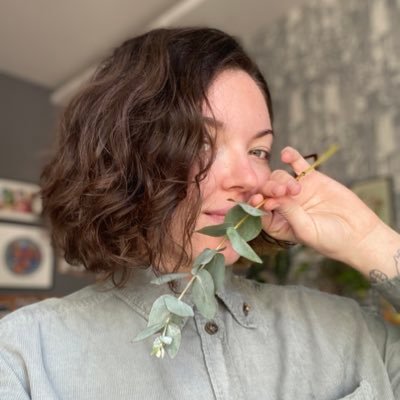 Tattoo artist, watercolor painter, graphic designer, plant mom, aspie, Chef Zhenya’s wife. ✨landlady✨
