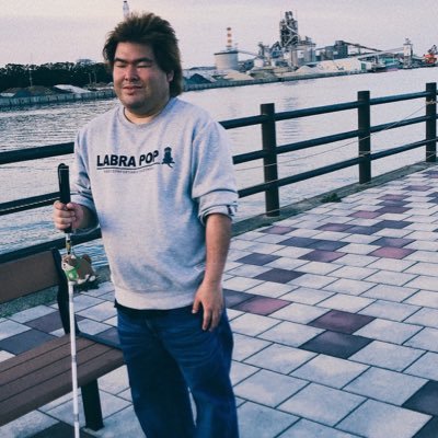 全盲ドラマーYuYaです。 15歳から独学でドラムを始め、30歳から技術向上を目的にドラム教室に加入、17歳の頃、網膜剥離で全盲、ブレーメンの音楽隊24というバンドのリーダーでドラム担当、ドラム演奏の依頼も募集☺️目標は24時間テレビ出演、あきらめずチャレンジ、チャンスはある☺️