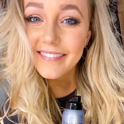 beauty junkie 💄 ⚯͛ ❾¾ △⃒⃘ insta 📸 hol.smithxo