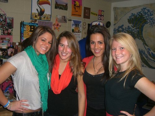 Jess_Schneida's profile picture. Young & awkward.