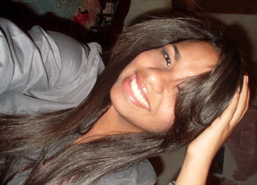 sou uma menina alegre, bonita...
e q precisa de seguidores me segue :p