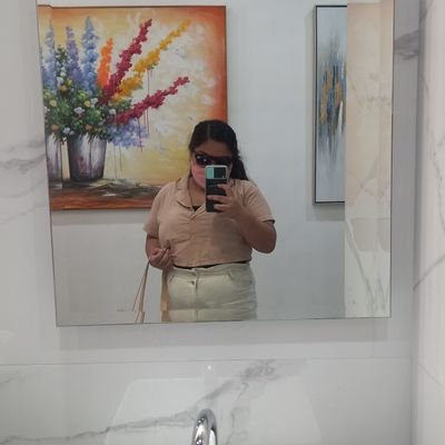 I need moots🥺
Fan Girling is Life,
But INTERNET IS LIFER....
duhh common sense🔥✌🏼🤣xoxo
A'TIN•DIRECTIONER•BAYBAYINIST• FANGIRL