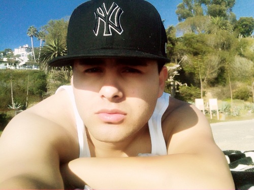 coolnieto's profile picture. 👬🐶