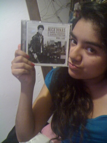 paranoidforhim's profile picture. Soy evangelica, la fan numero 1 de los JONAS, hago patin artistico y termino el cole este año y soy una futura veterinaria! :D