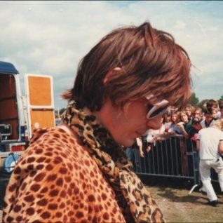 Words, info of the most beautiful human being on earth. Not the real Nicky Wire or related to him. @sleepflowrr