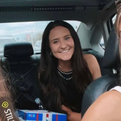 AshDawn_10's profile picture. kansas state university alum ✰ gamma phi beta Livestock enthusiast | IL - KS | snap: ashg_10