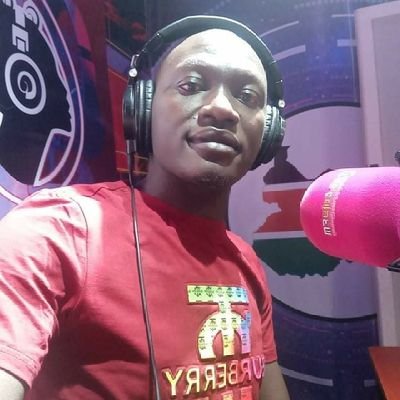 Broadcast Sports Journalist, Analysts, & Presenter at @cityfmjuba 88.4 FM. Contributor at @CAF_Online, CEO @ https://t.co/uysmvEwI8X, & Co-Founder @tkSport & Lib