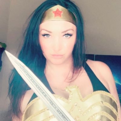 Just a small town girl trying my hardest to make it in this virtual world 🌏 🏀 Zags Fan 🏈 #Cosplayer #Nerd #MentalHealthMatters She/Her