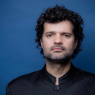 Poeta, pianista e compositor
