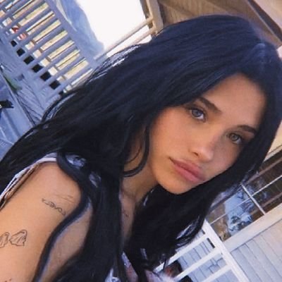 Nadendagio's profile picture. ━。゜🖤Nessa and Jaden stan🖤゜。━

Engolindo meu orgulho para não comer nada - Dying to inside - Nessa Barret.