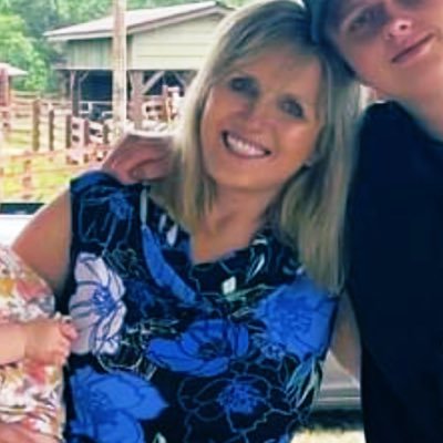 lisa1358209236's profile picture. Christian