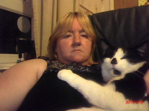 gillmccoy1's profile picture. hi i'm gill i like music watching tv and talking to friends on facebook xxx