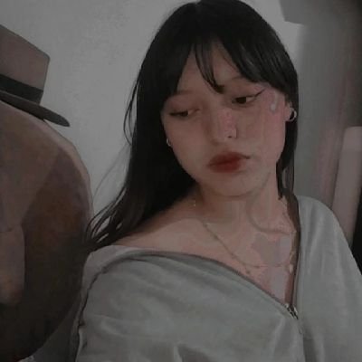* Jeon Jungkook *
ARMY 💜
-Los bitis y mi perro son lo único que me mantiene-
https://t.co/VWhAqI7yHr.