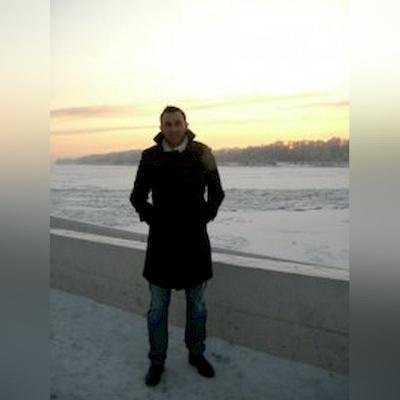 TellierSimon2's profile picture. A walk about Paris will provide lessons in history, beauty, and in the point of Life.
