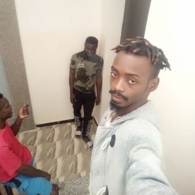 Aboubac77363024's profile picture. Je aime moi même et ça fais plaisir à mon entourage 🇨🇮 🇫🇷