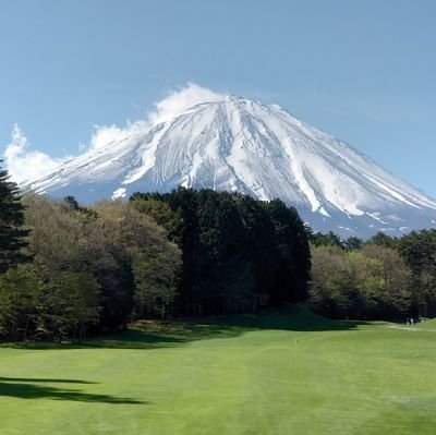 都内勤務、千葉住みです。富士山麓ゴルフにハマってます。千葉県でもよくラウンドします。スコアは簡単なコースで90台、難しいコースだと100超えてしまう腕前です。