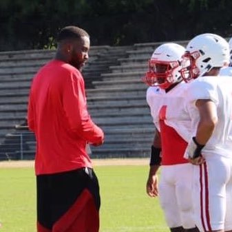 Houston County High School offensive coordinator Columbia,Al . Played wr at Stillman College. Father of 2 young men and 1 beautiful princess. ΩΨΦ⚡️