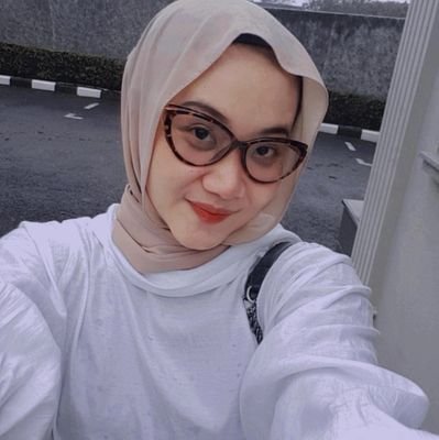 vivifauziahh's profile picture. 