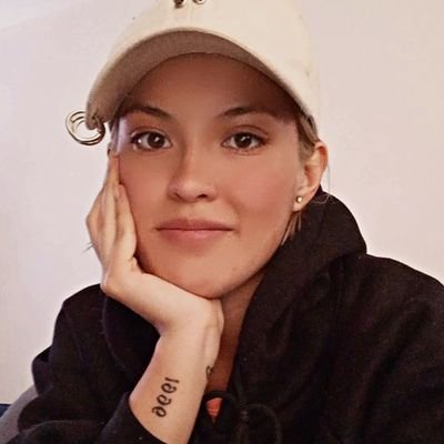 azullitaz's profile picture. Amo ser como soy! Me gusta la serie de Riverdale😊💕, Soy super Fanática de Harry Potter 💕💕Me encanta leer, escuchar música, hacer videos graciosos,etc