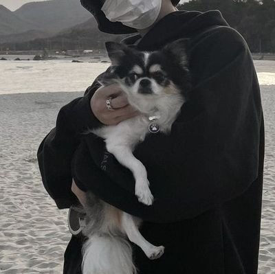 lonely_enough's profile picture. 