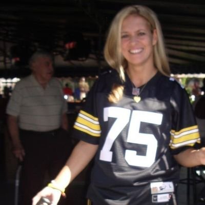 Much love for my #HereWeGo #Steelers #Pirates #Penguins #IUP Grad and dog mommy!🇺🇸🇺🇸🇺🇸🇺🇸 #2A Always PRO-LIFE