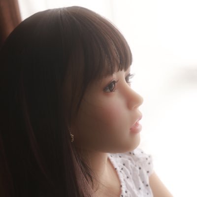 等身大ドールの写真をあげていくだけのアカウント。4woods様A.I.doll sistersの子で、ルミちゃんヘッド、うちでは「心菜(ここな)」と名付けました。カメラはCanonの6D使用です。