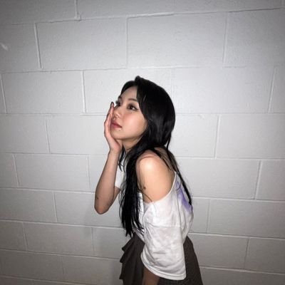 ylnzeaj_'s profile picture. with enhypen n twice.