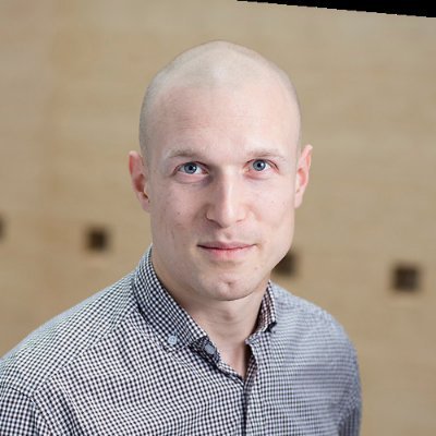 Triple dad.
Working as a Data Scientist.